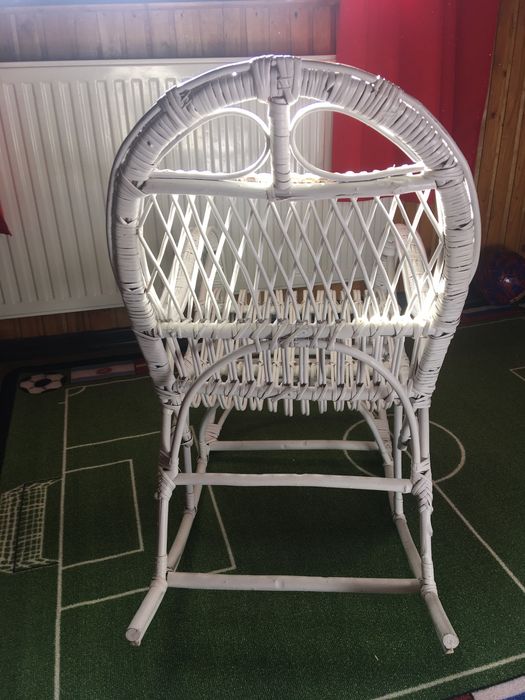 Willinowy fotel bujany dla dziecka