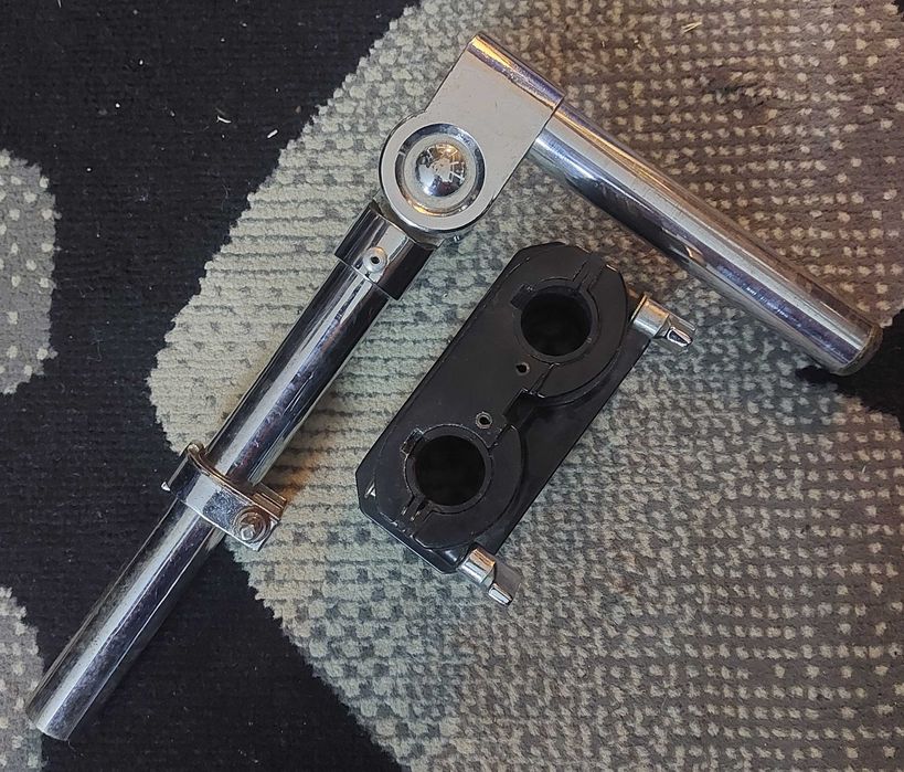 Sistema de suporte para timbalão de bateria.