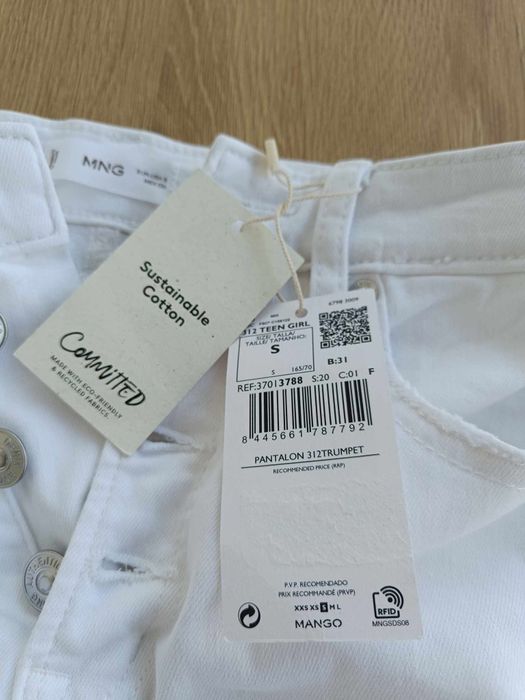 Нові білі джинси Mango