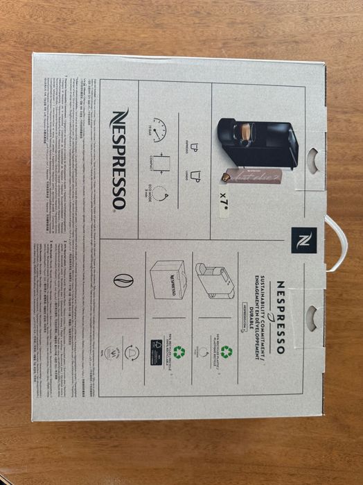 Máquina Café Nespresso Essenza Mini Piano Black C30 — Nova