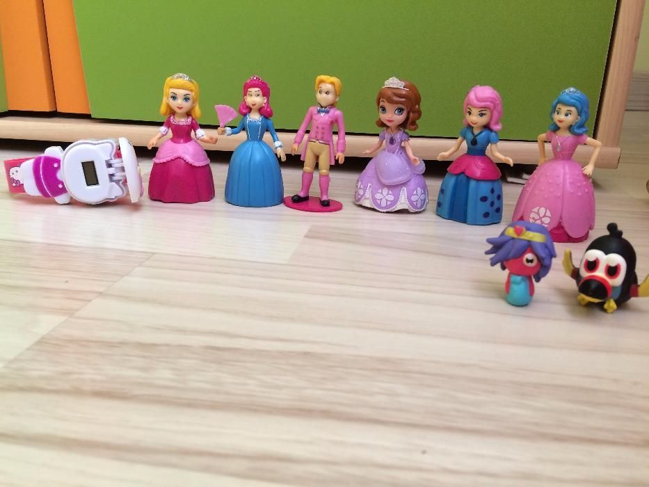 Figurki Jej Wysokość Zosia i dodatki + zegarek Hello Kitty