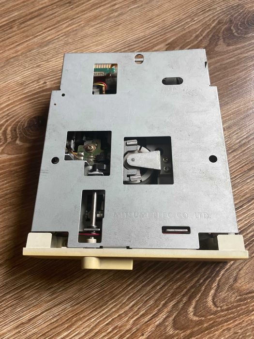 Stacja dyskietek 5,25” – MITSUMI Model: D509V3 – retro hardware