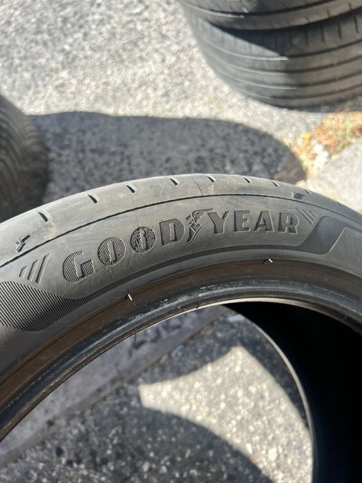 225/45/17 Good Year 2 pneus