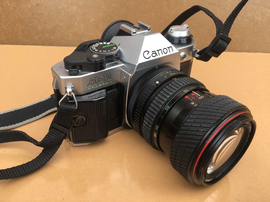 Aparat lustrzanka Canon AE 1 program +dodatki