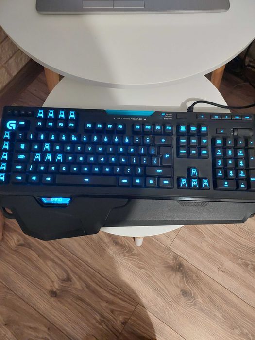 Klawiatura Logitech G910 gamingowa, podświetlana plus myszka
