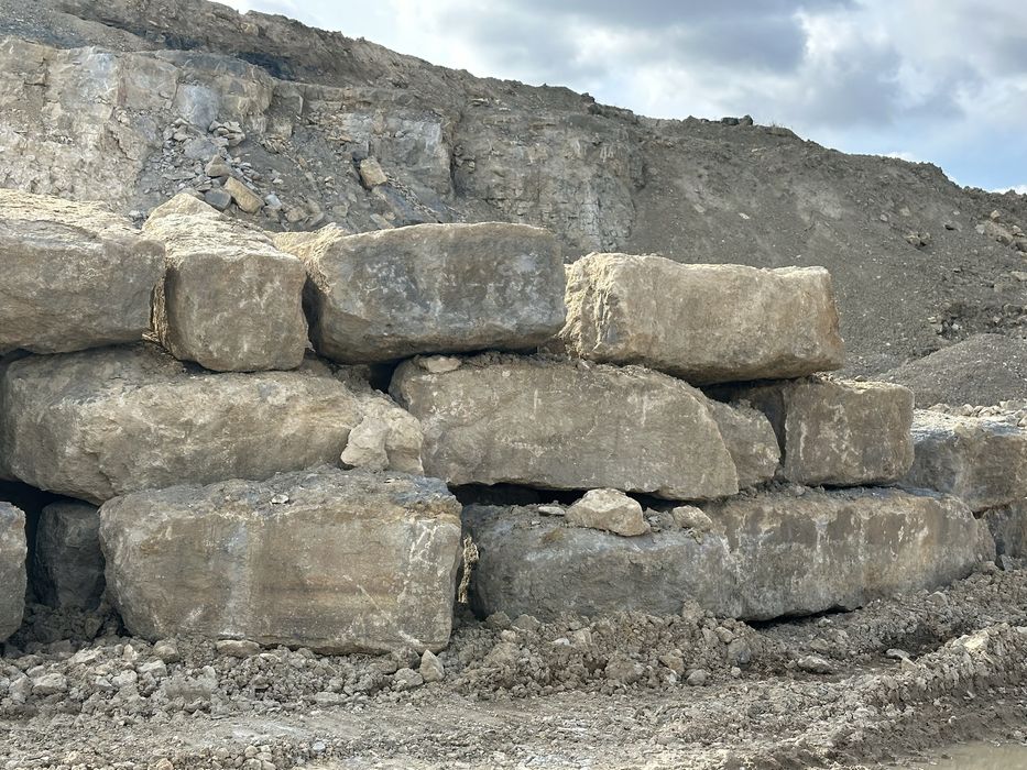 Pedras em forma de laje