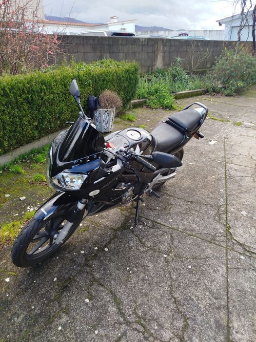 Honda CBR 125R  - Economica e Fiável