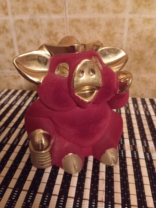 Копилка "Хрюшка". НОВАЯ. Высота 15 см.