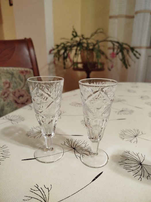 Кришталеві фужери рюмки