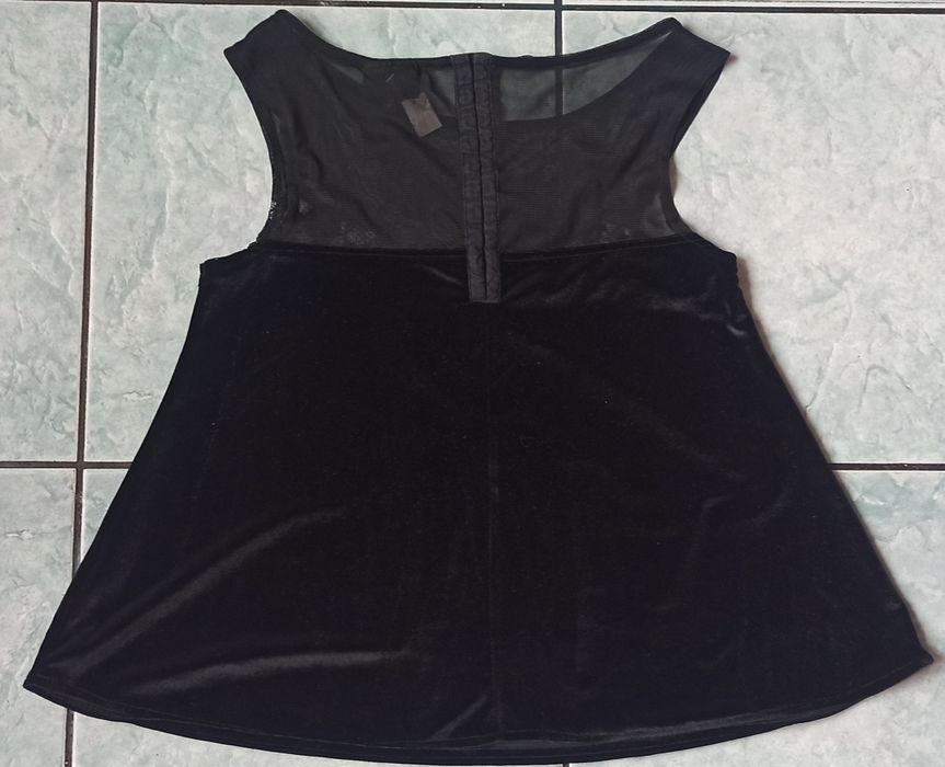 Czarna bluzka z ozdobami, next.