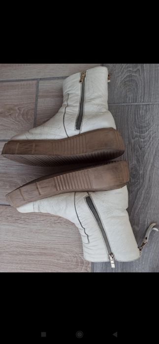 Lekkie skórzane Lemar koturny kremowe gruba podeszwa z zamkiem