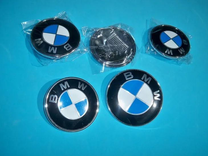Emblema Capo ou Mala para Bmw   medida de 74 - 78 - 82mm    NOVO