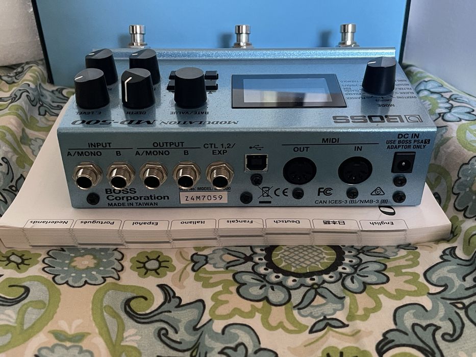 BOSS MD-500 efekt vibe chorus dimension rotary tremolo vibrato slicer flanger phaser  Mobius Strymon modulacje modulation WYSYŁKA OLX MD500 md 500