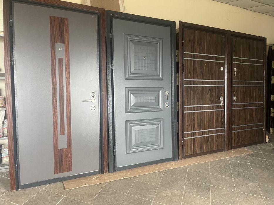 Двері вхідні броньовані  РОЗПРОДАЖ