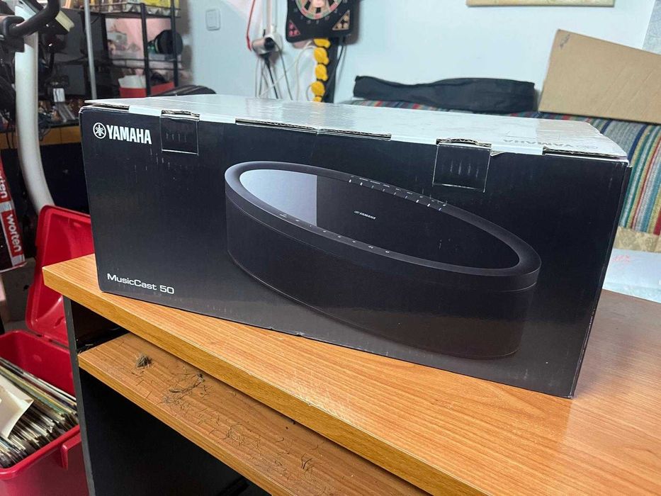Assistente Virtual YAMAHA Musiccast 50 (Google Assistant e Alexa - Preto)