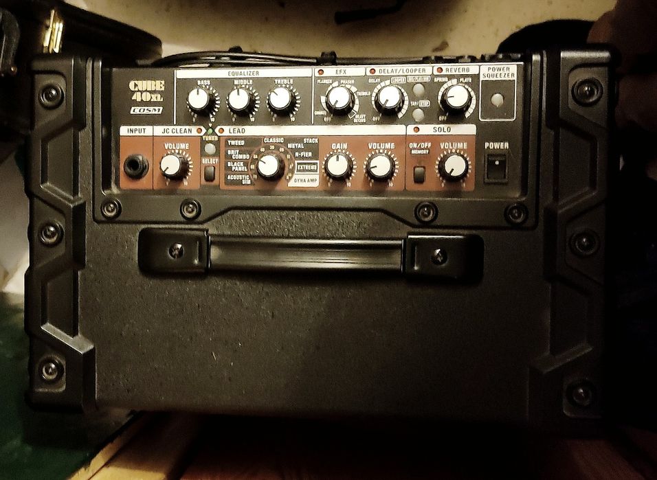 Amplificador Roland 40 XL