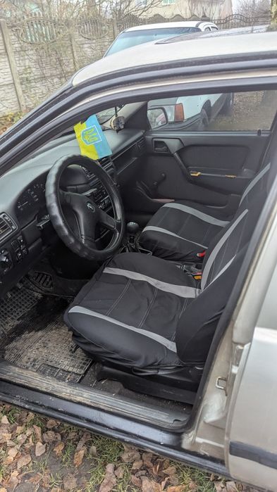 Продам Опель Вектра А мотор с16нз газ бензин все працює з переоформлен