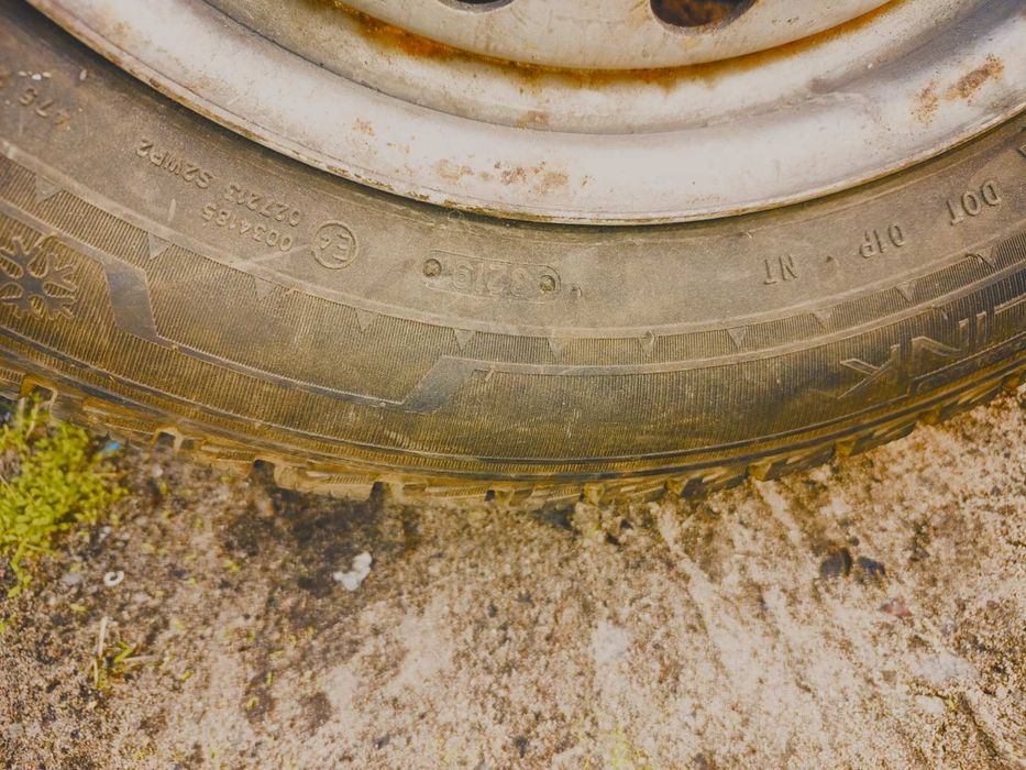 Резина с дисками на Рено трафик