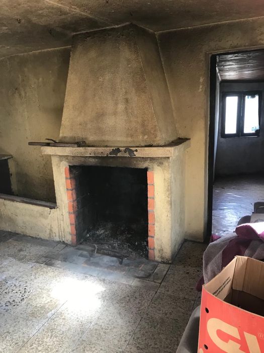 Casa antiga para renovar - guilheiro