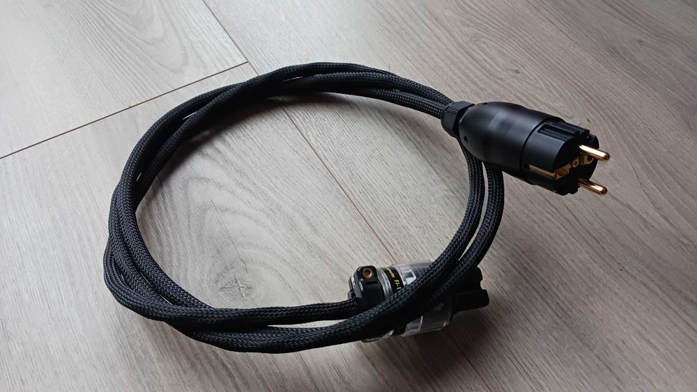 Kabel zasilający sprzęt audio