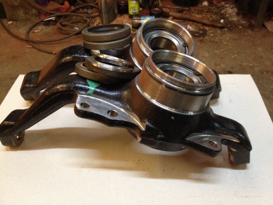 Поворотные кулаки Нива с подшипником ивеко: 4 400 грн. - Підшипники ...