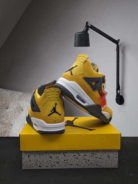 Jordan_4_Retro_Lightning_Rozmiar 37.5