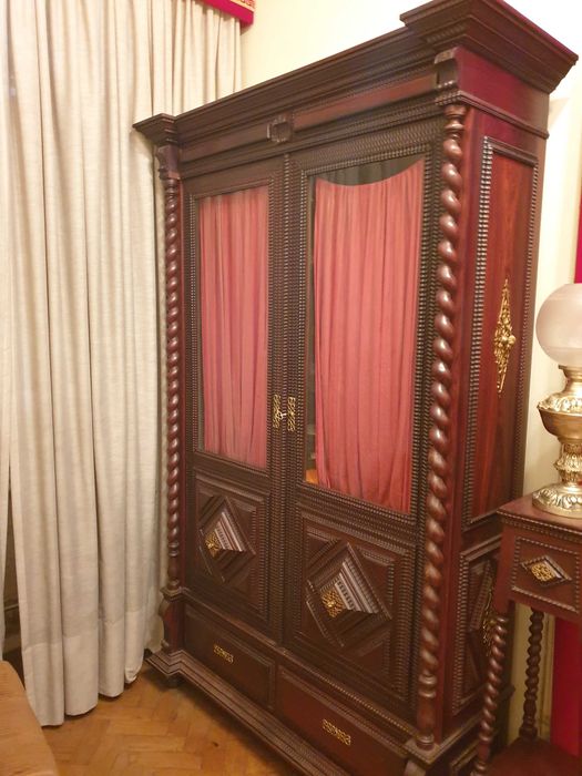 Mobília Escritório Torcidos e Tremidos