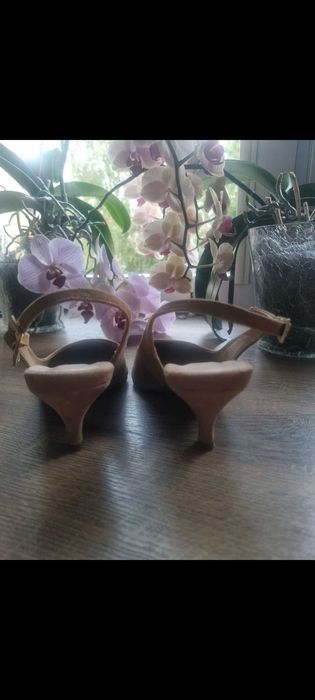 Wojas buty damskie z odkrytą piętą