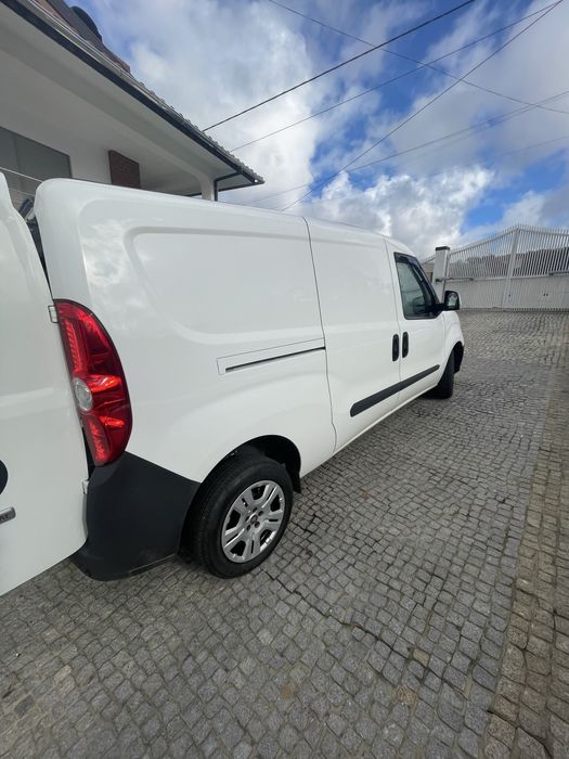 Fiat doblo de 2021 com 49’oooKlm.longa de 3 lugares