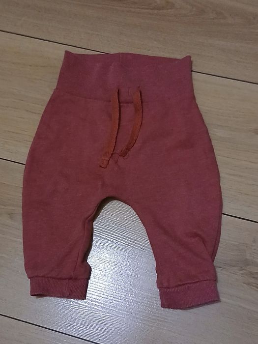 Spodenki niemowlęce rozmiar 68