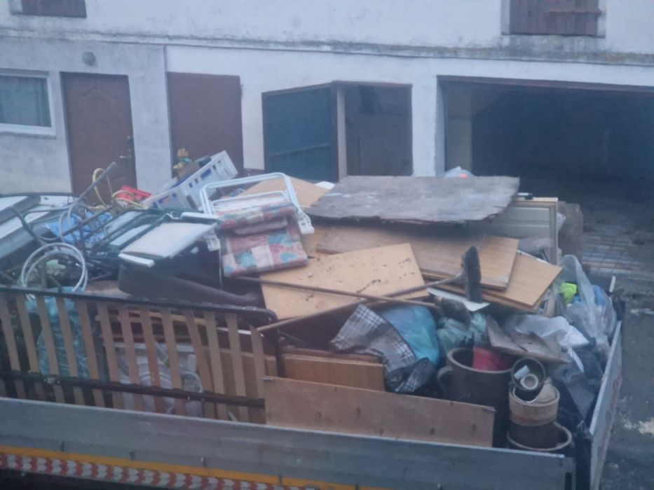 Likwidacja Wywóz starych mebli  gabaryty i śmieci