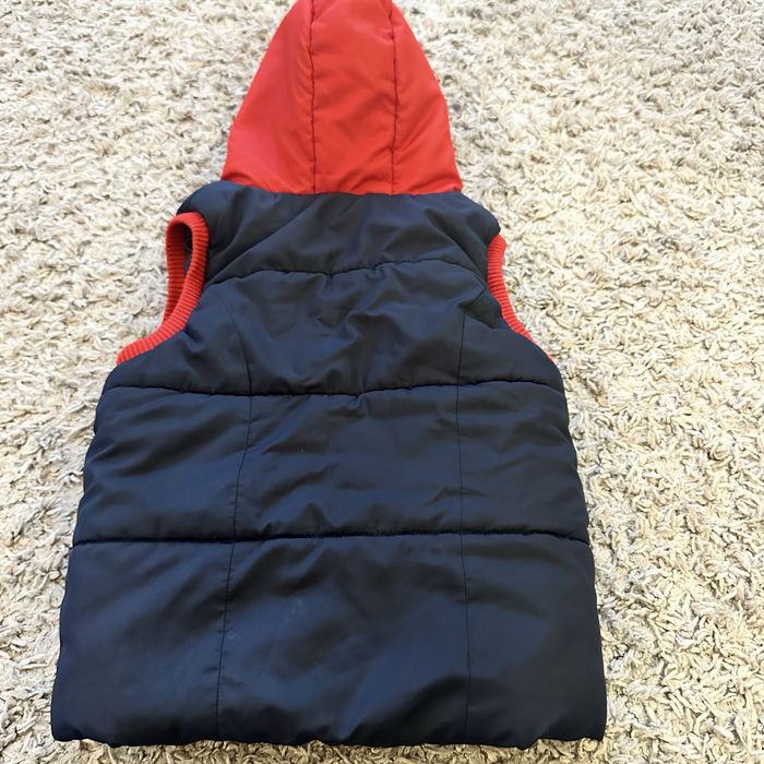 Безрукавка людина павук