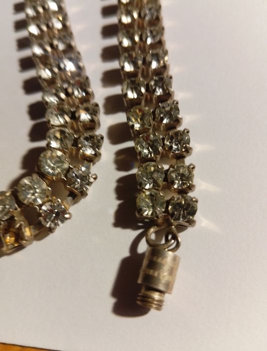 Colar lindo com pedrinhas semipreciosas