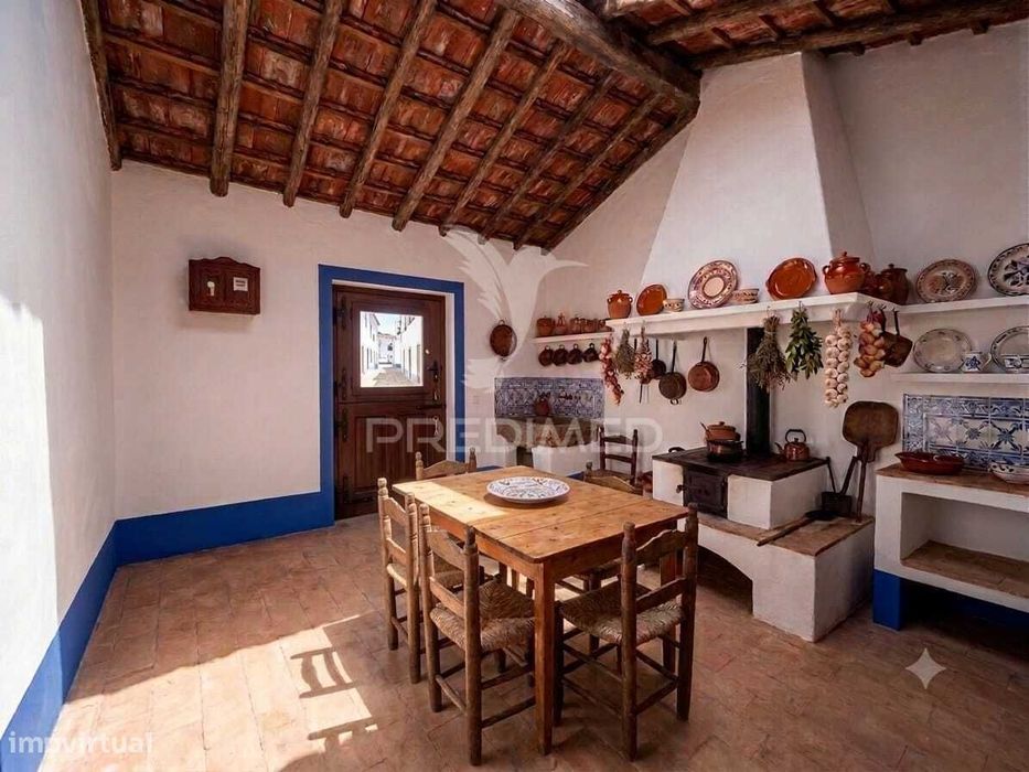 Oportunidade de Restauro: Ruína Tradicional no Coração do Alentejo...