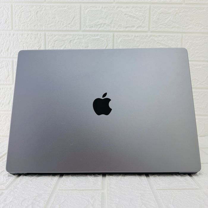 Ноутбук MacBook Pro 16″M2 Pro (16 ГБ / 512 ГБ), 9,6/10 #