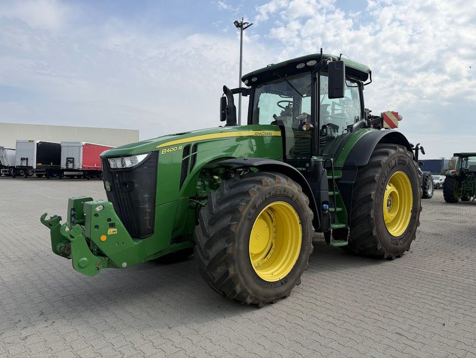 John Deere 8400R