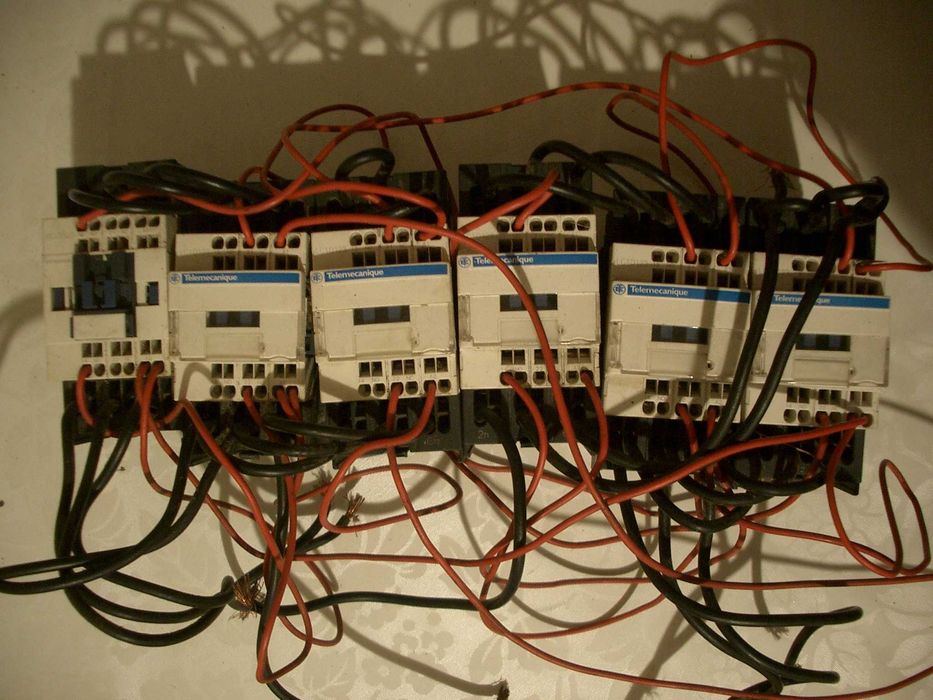 Stycznik Schneider Electric Cewka 24VAC 3-biegunowy 20A