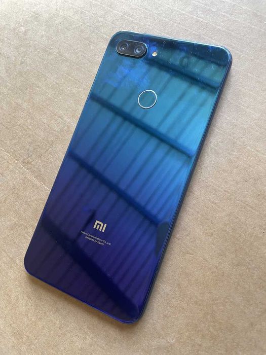 Продам Xiaomi Mi 8 Lite на запчасти