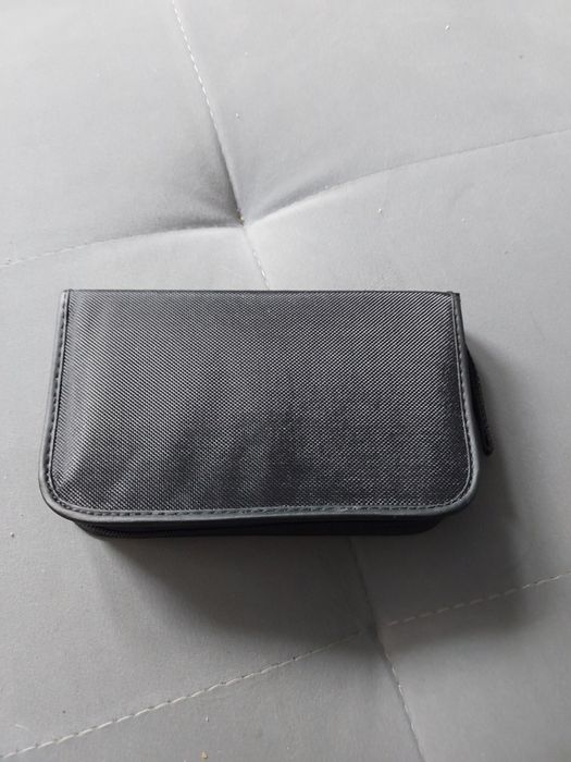 Sprzedam etui na dysk przenośny 2.5'