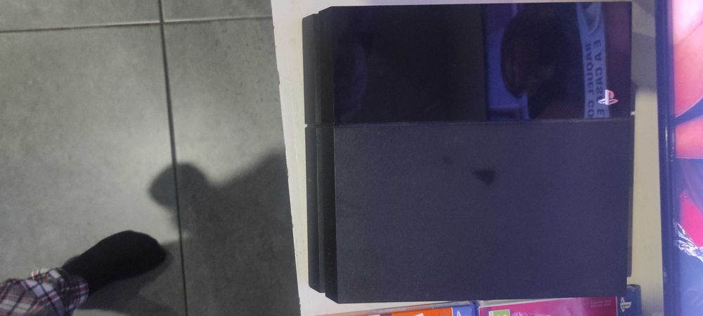 Playstation 4 com alguns jogos