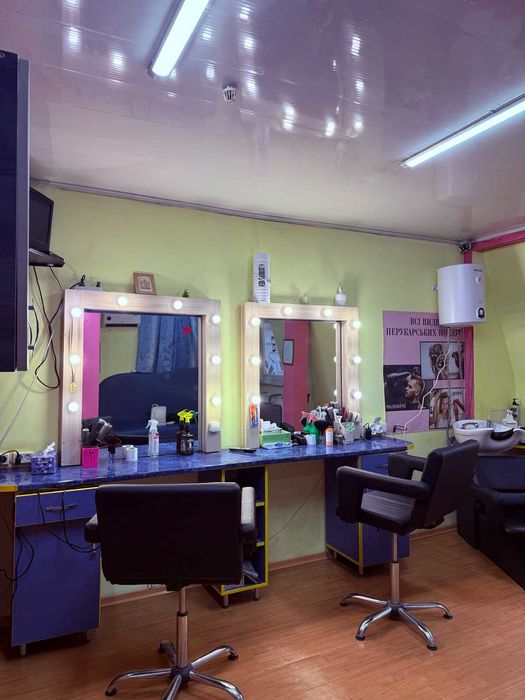 Здам в оренду робоче місце перукаря .