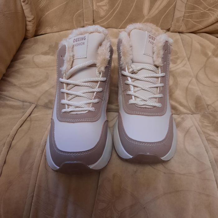 Зимове жіночі взуття