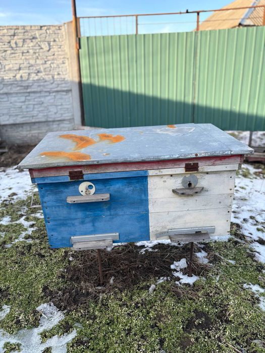 Продам вулики в повному комплекті