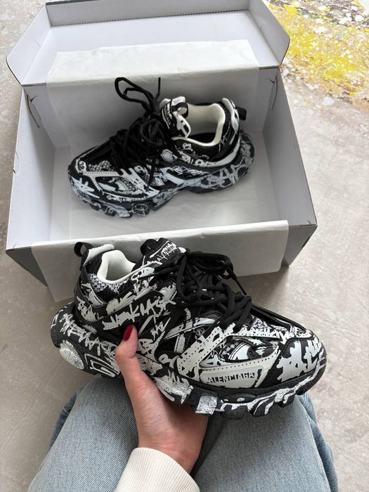 36-45 Balenciaga Track Graffiti Black White