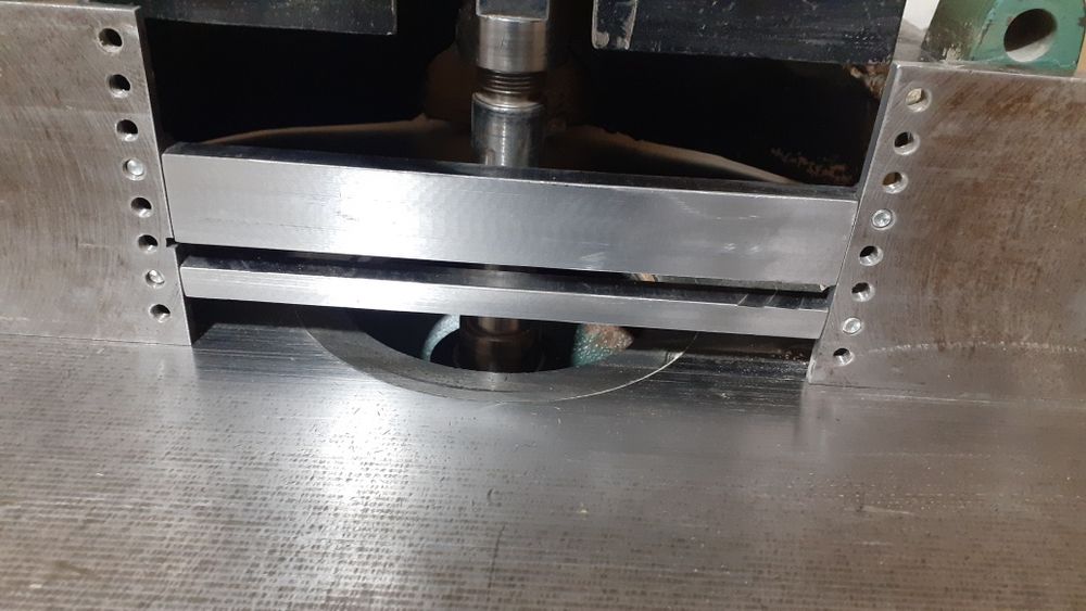 Фрезерний  верстат