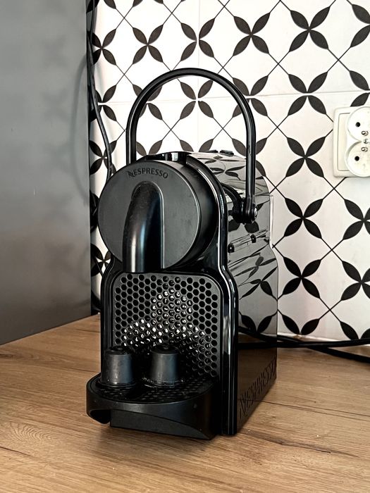 Ekspres do kawy deLonghi Nespresso + kapsułki wielorazowe i zapas