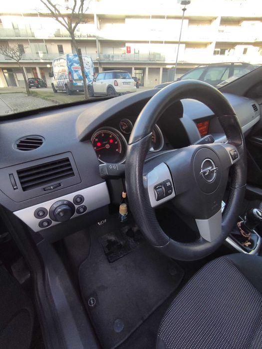 Opel Astra GTC 1.7 125 CV(Motor Isuzu)