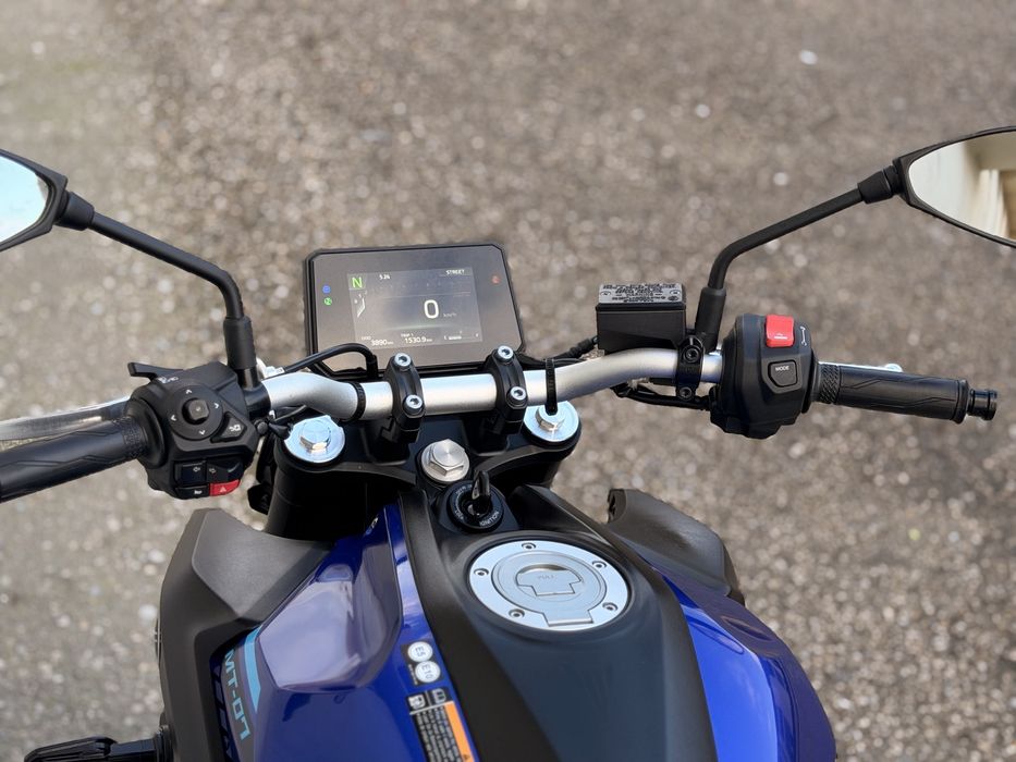YAMAHA MT-07 2025, 35kW- Akrapovic Carbono!