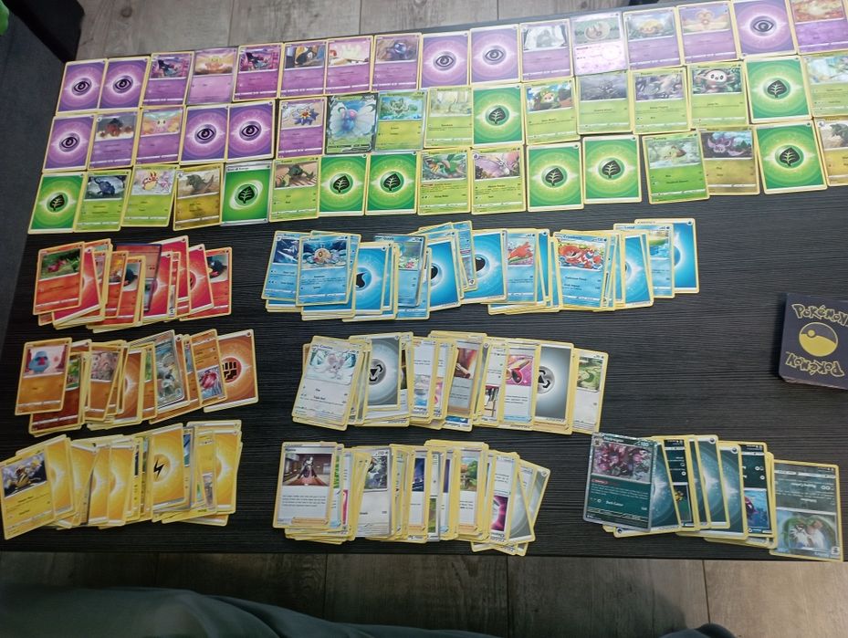 Pokemon karty 2 albumy gra