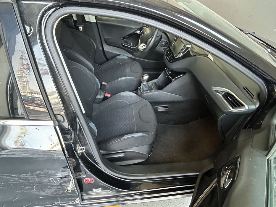 Peugeot 208 1.2 Vti  Style de 2014
